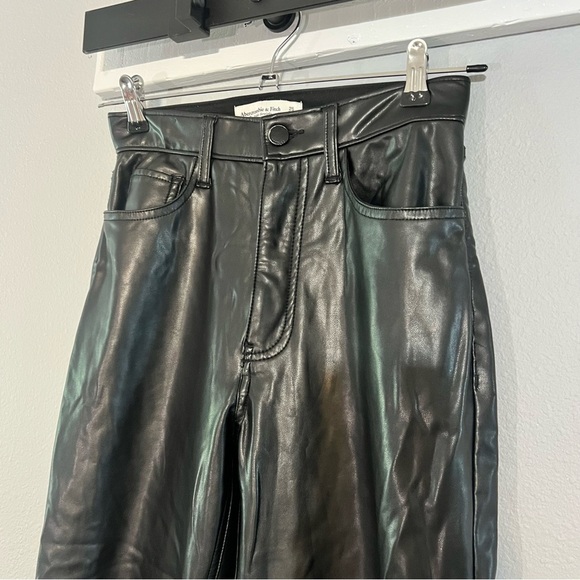 Abercrombie & Fitch The Ankle Straight Ultra High Rise Faux Leather Pants Size 0 - Picture 1 of 8